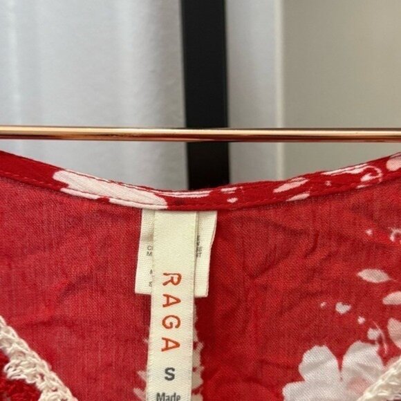 RAGA Luisa Red Boho Print Flare Sleeve Mini Dress Size Small Revolve Beach - Picture 4 of 6
